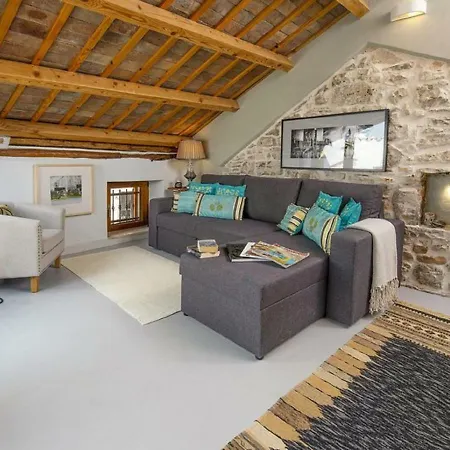 Boutique In With Roof Terrace Holiday home *