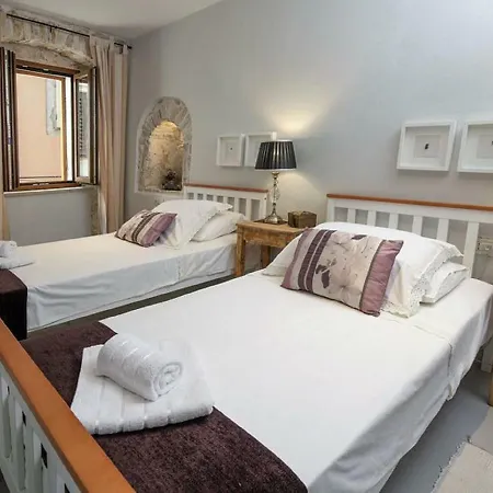 Boutique In With Roof Terrace Holiday home